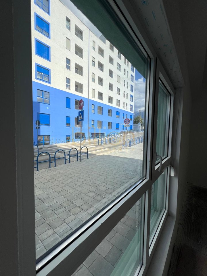 JEPET  AMBJENT KOMERCIAL PER QIRA NE ZONEN E ALI DEMIT.