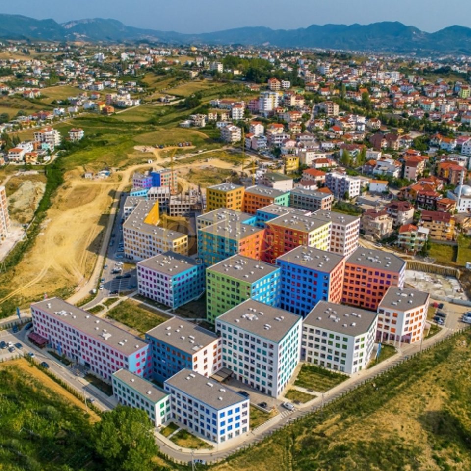 SI AFFITTA LOCALE COMMERCIALE NELLA ZONA DI ALI DEMI.