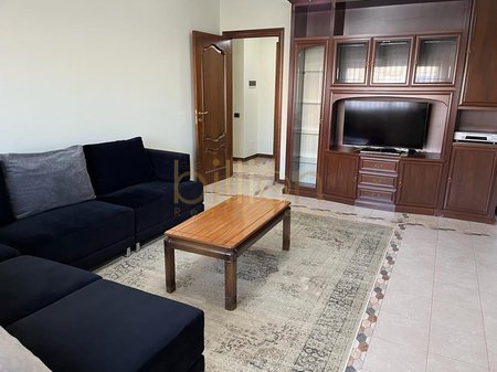TEK ISH STACIONI TRENIT, JEPET ME QIRA  APARTAMENT 3+1+2!