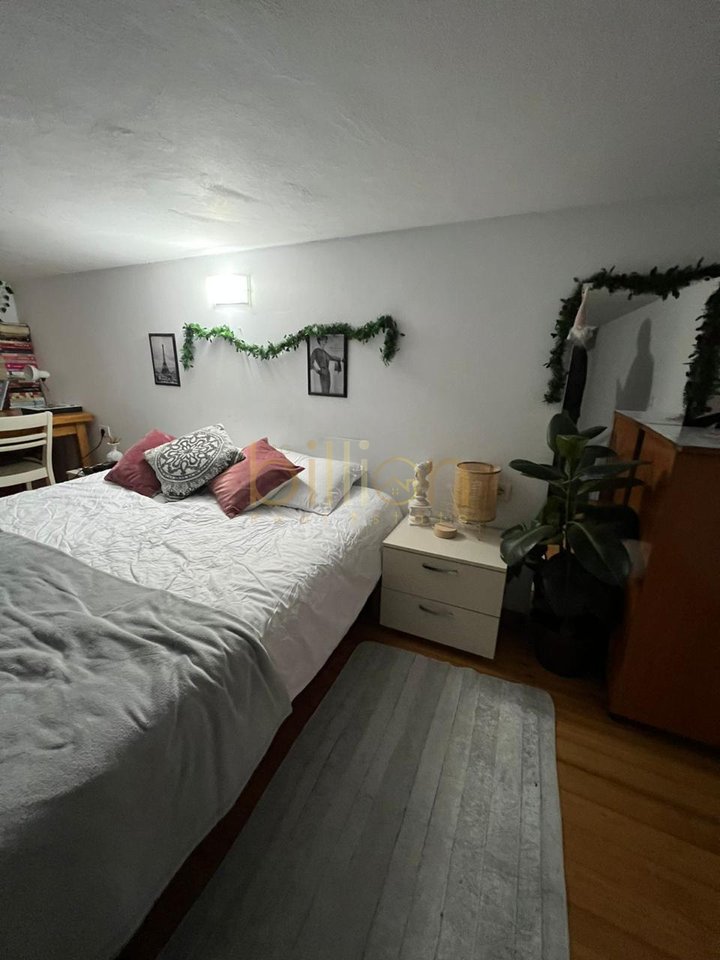 Shitet duplex në zonën e Rrugës "5 Maji"