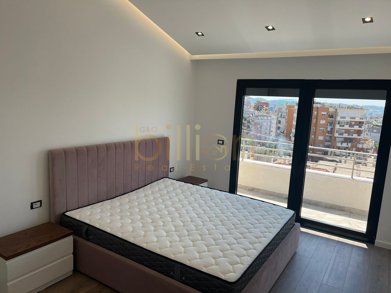 JEPET ME QIRA APARTAMENT 2+1NE FRESK!