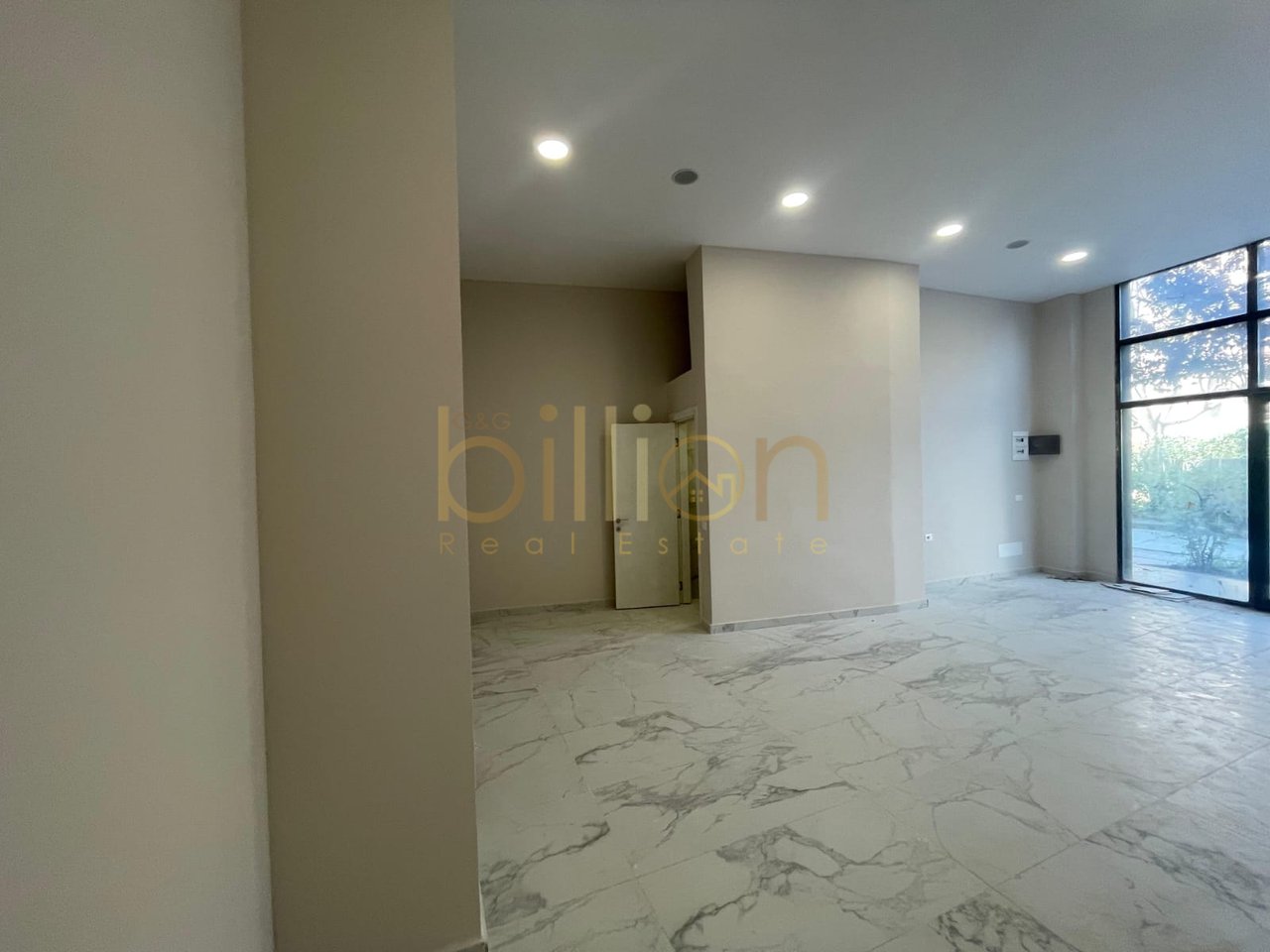 JEPET AMBJENT BIZNESI ME QIRA NE LAPRAKE!