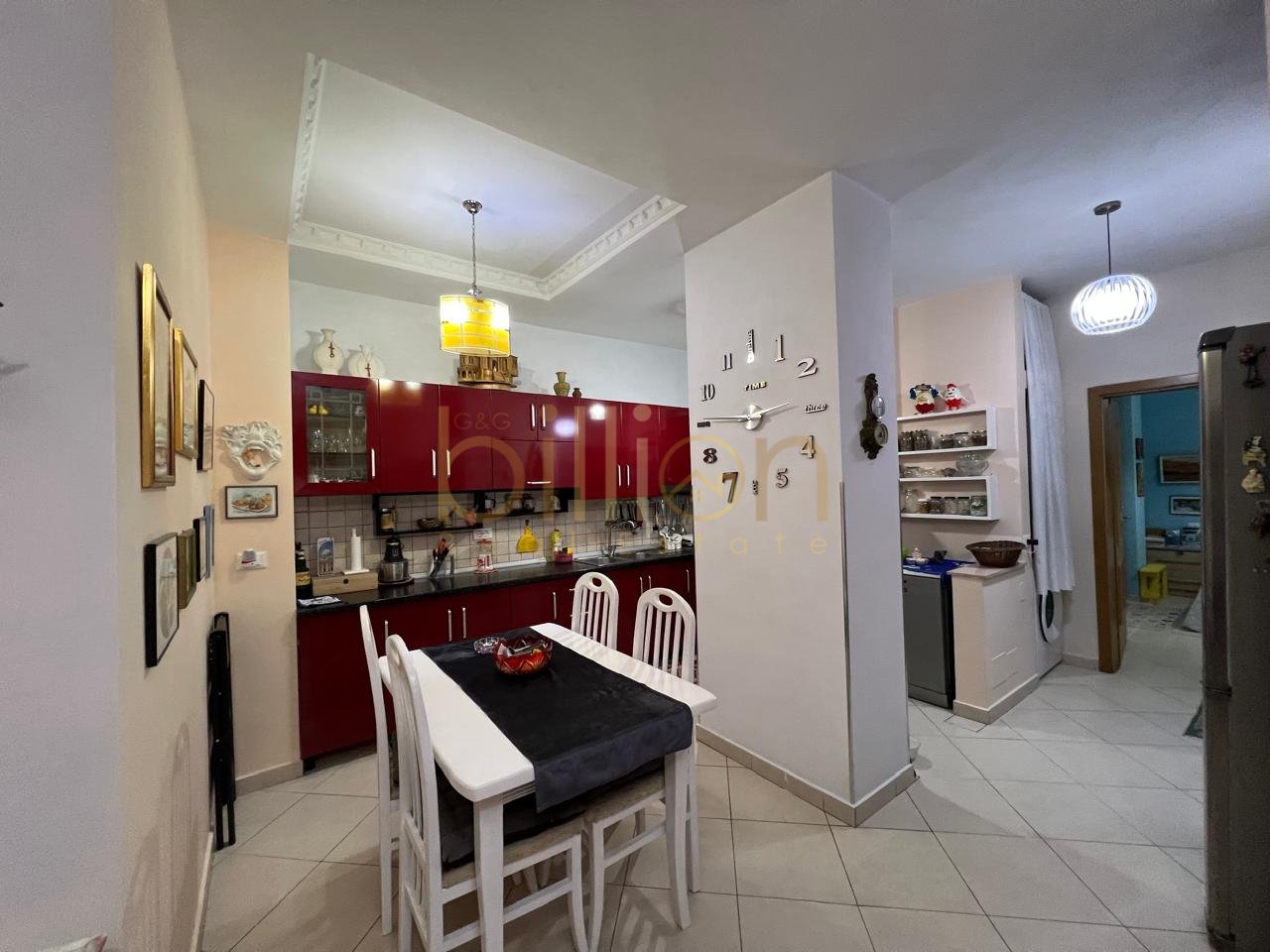 SHITET APARTAMENT 2+1 TEK ZOGU I ZI!