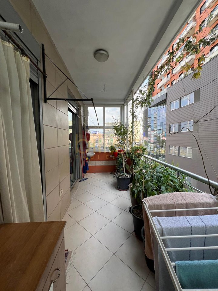 SHITET APARTAMENT 2+1 TEK ZOGU I ZI!