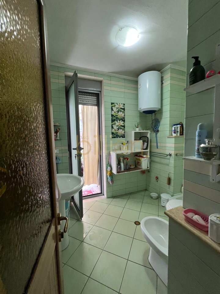 SHITET APARTAMENT 2+1 TEK ZOGU I ZI!