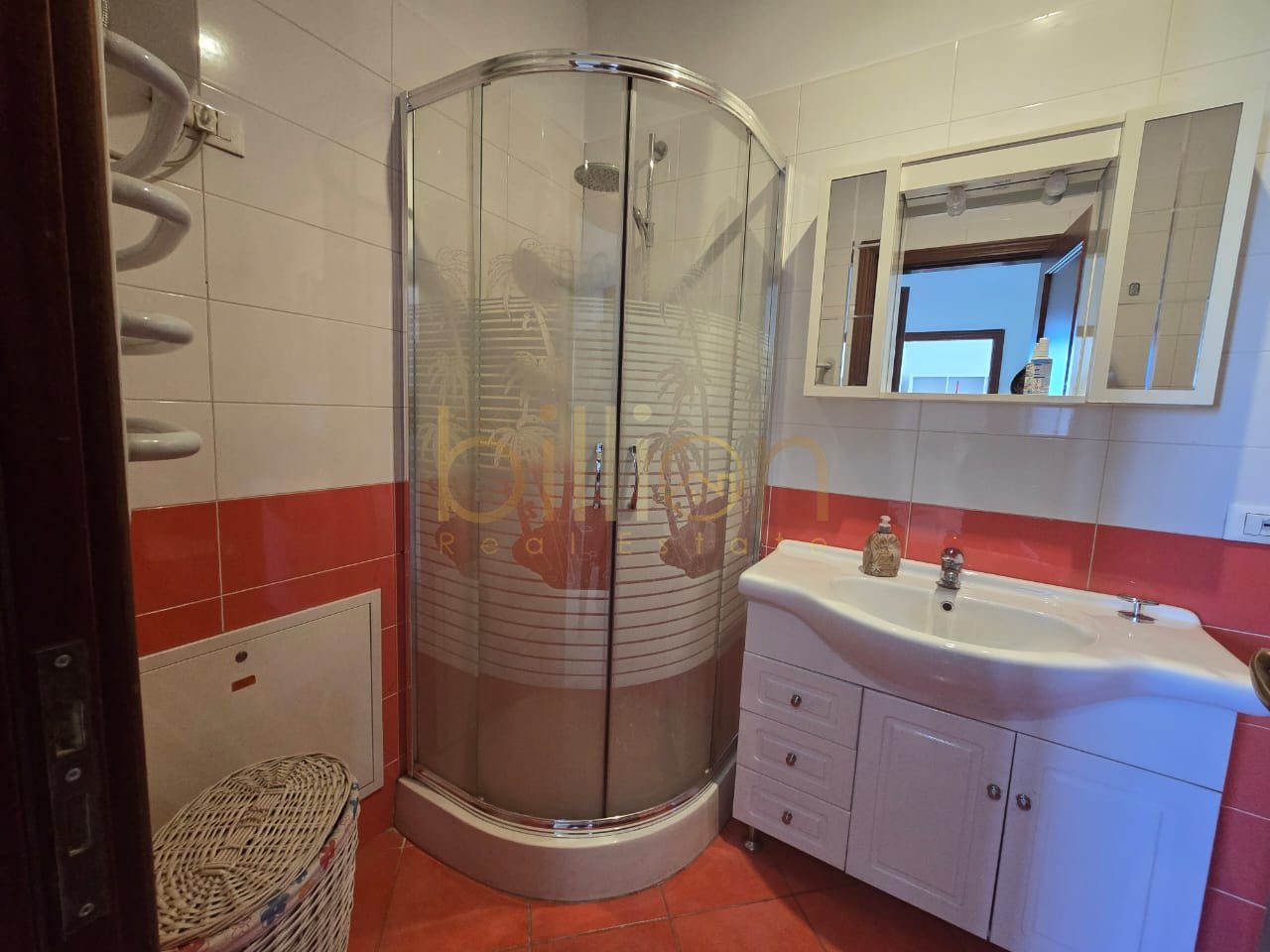 SHITET APARTAMENT 2+1+2 - QENDER