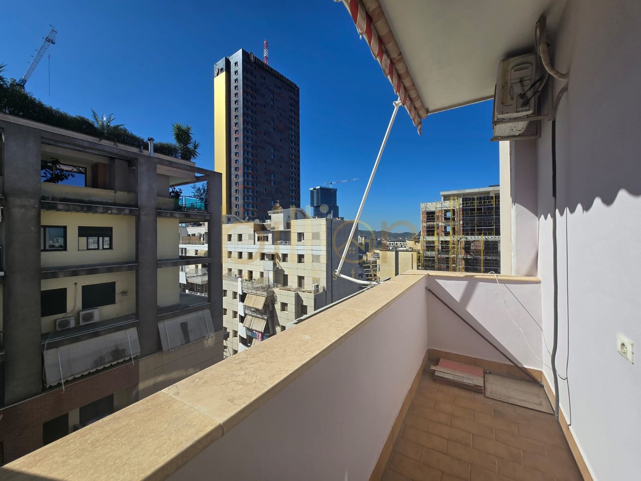 SHITET APARTAMENT 2+1+2 - QENDER