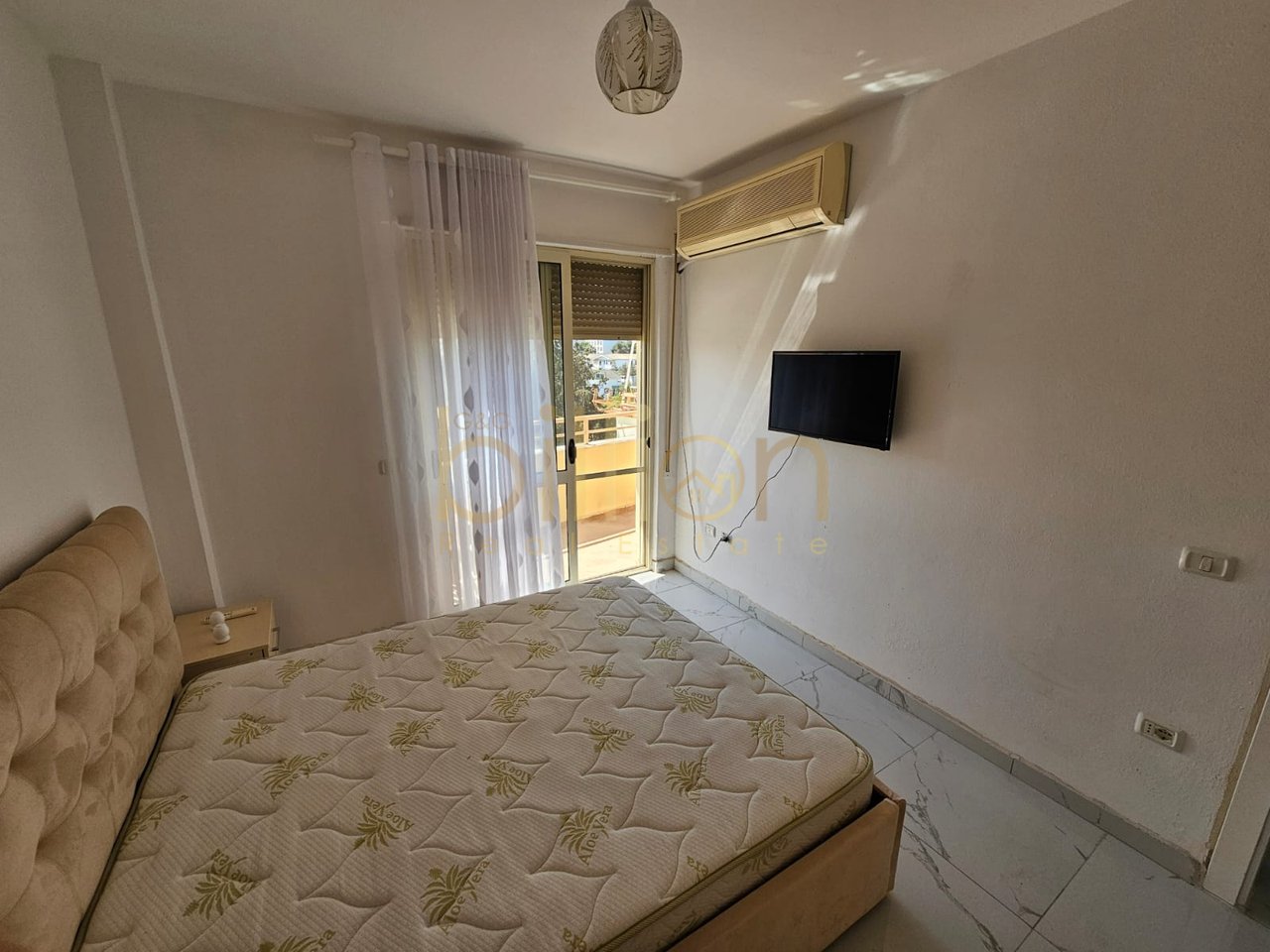 SHITET APARTAMENT 1+1 NË GOLEM + POST PARKIMI