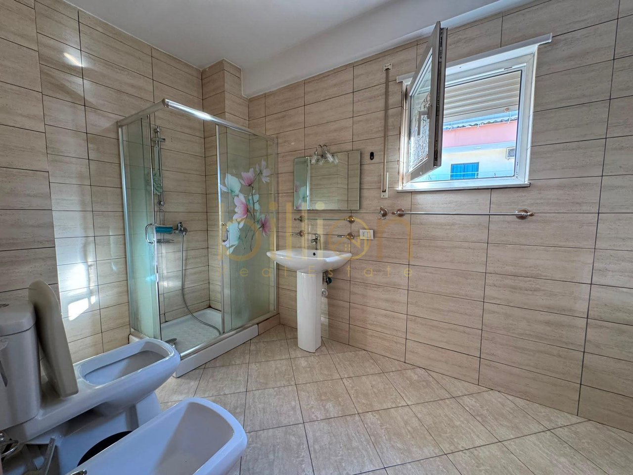 JEPET ME QIRA APARTAMENT 1+1 TEK ATSH