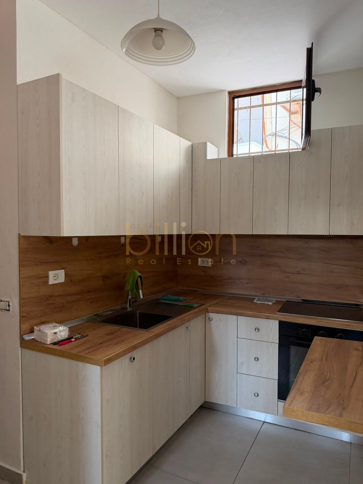 AFFITTASI AMBIENTE 100 M² PRESSO IL BOULEVARD ZOGU I