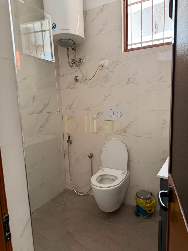 AFFITTASI AMBIENTE 100 M² PRESSO IL BOULEVARD ZOGU I