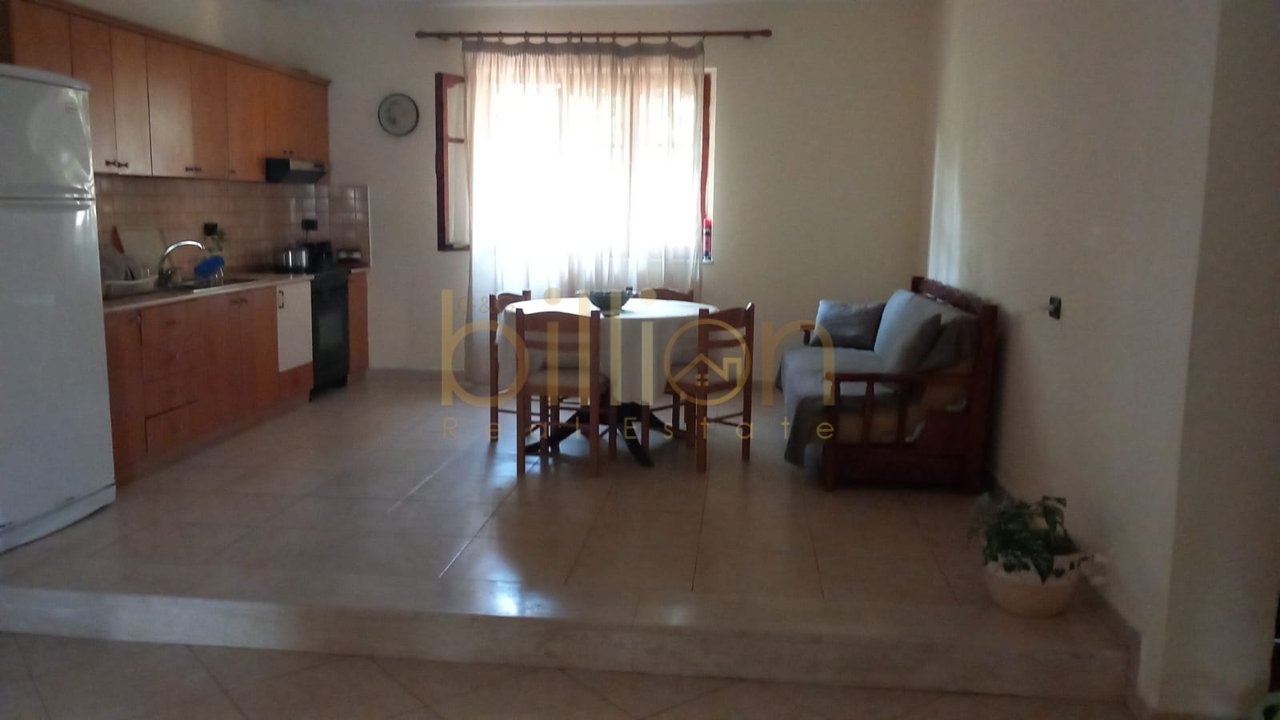 APARTAMENT 2+1 ME QIRA TEK  RRUGA MYSLYM KETA