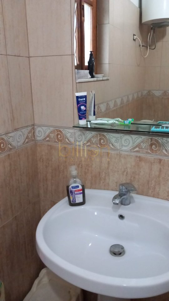 APARTAMENT 2+1 ME QIRA TEK  RRUGA MYSLYM KETA