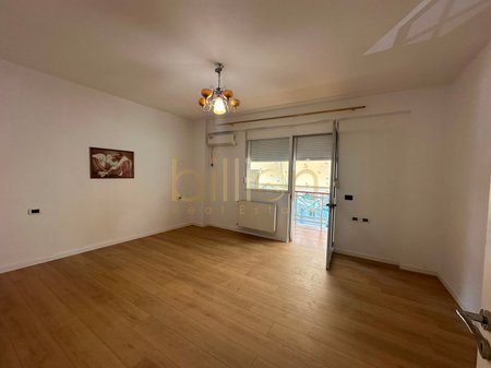 AFFITTO APPARTAMENTO 2+1+1 PER UFFICIO,GUARDIA,BLLOK