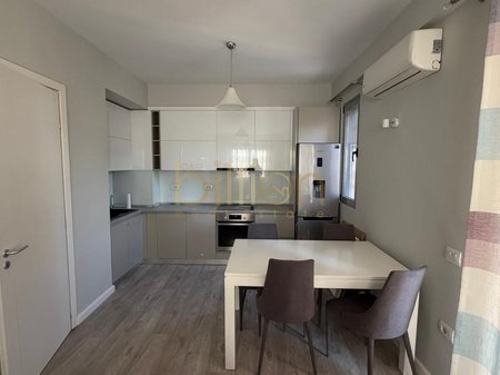 APARTAMENT 2+1 ME QIRA TEK LIQENI I THATE