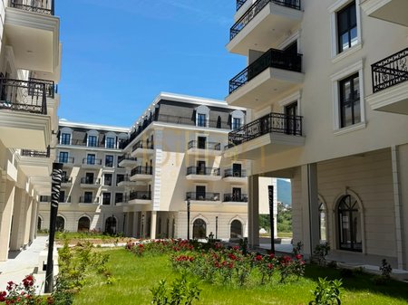 VENDESI APPARTAMENTO 1+1 +POSTO AUTO RESIDENZA PORTA TIRANA NUOVA