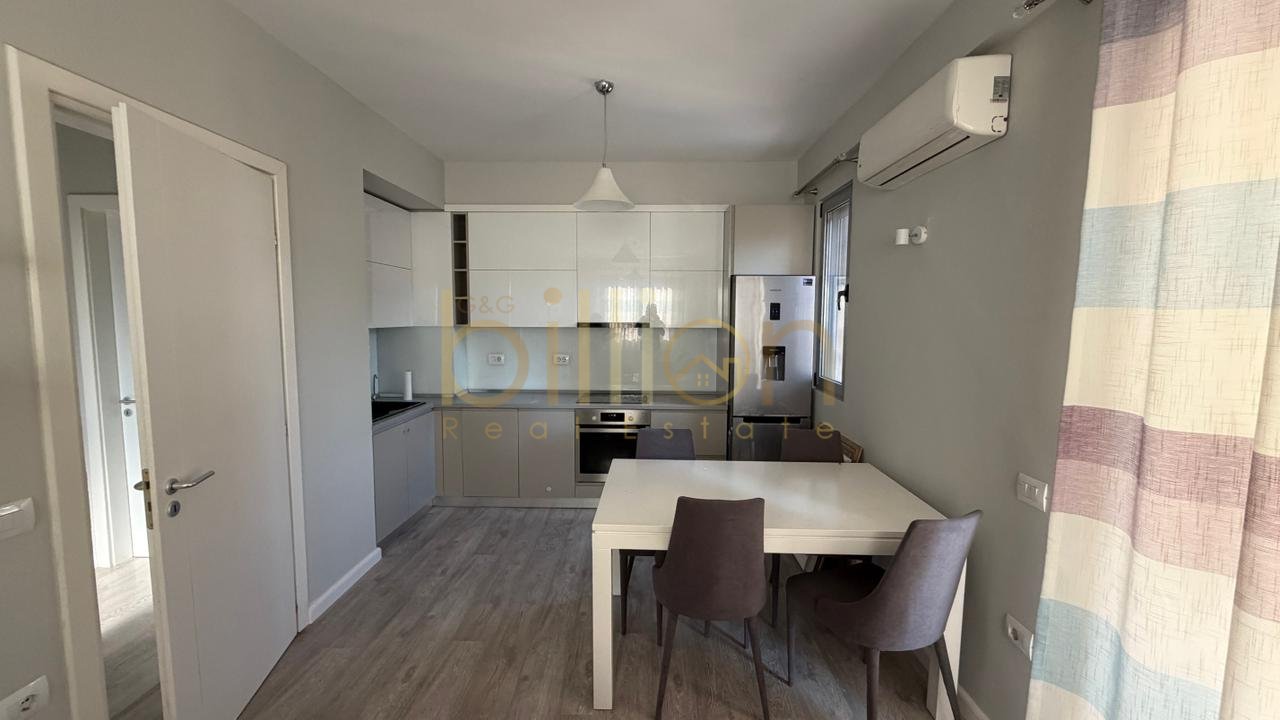 APARTAMENT 2+1 ME QIRA TEK LIQENI I THATE