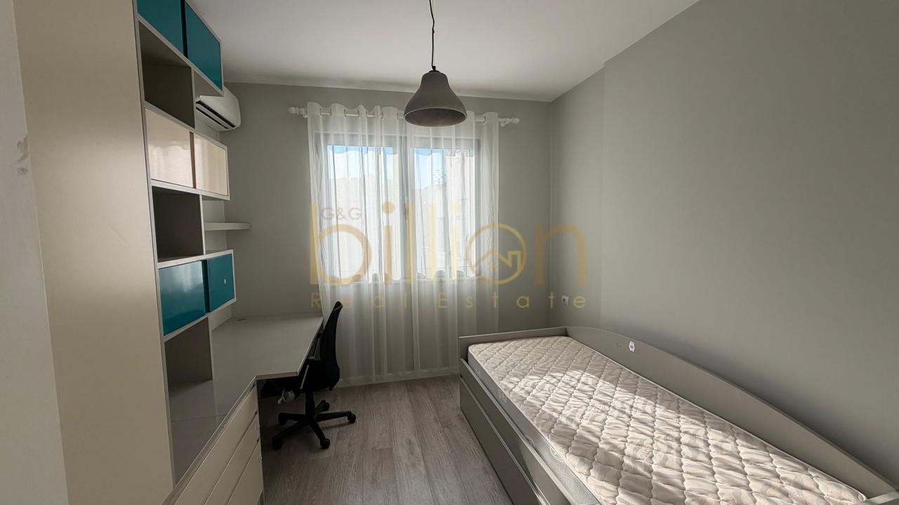 APARTAMENT 2+1 ME QIRA TEK LIQENI I THATE