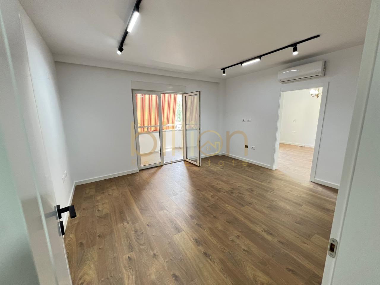 AFFITTASI APPARTAMENTO 1+1 – PRESSO AIR ALBANIA