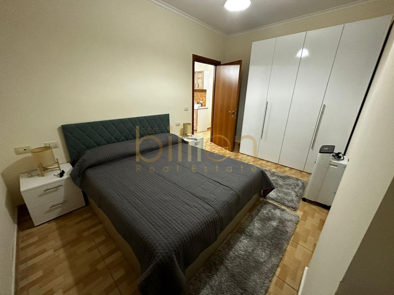APARTAMENT 1+1 ME QIRA 470€ NE MINE PEZA