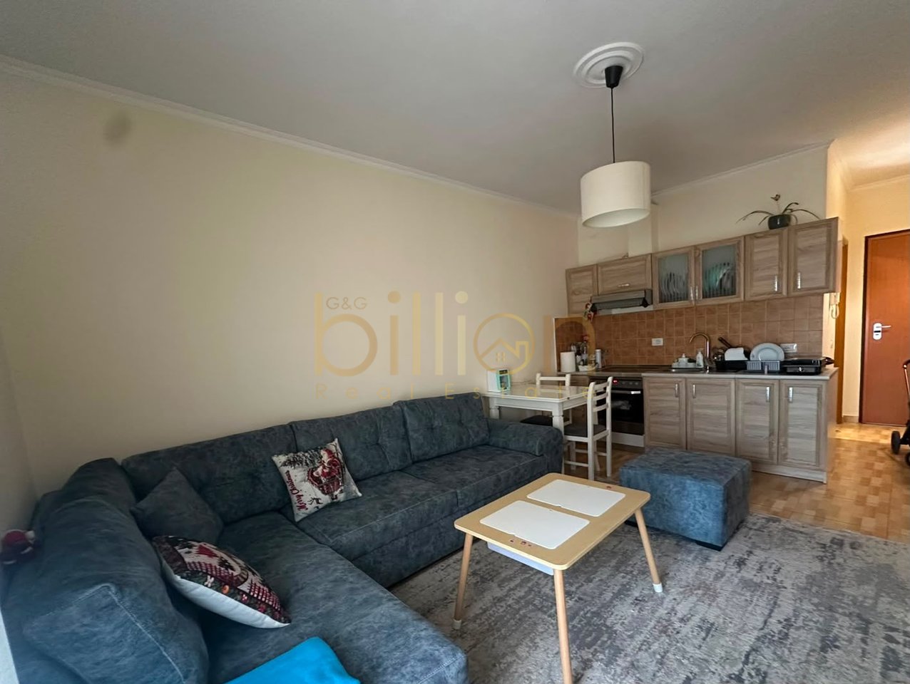 APARTAMENT 1+1 ME QIRA 470€ NE MINE PEZA