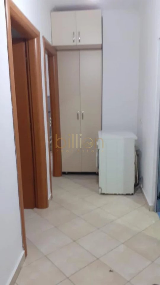 JEPET ME QIRA APARTAMENT 1+1 – PRANË PALLATEVE ÇABEJ, YZBERISHT