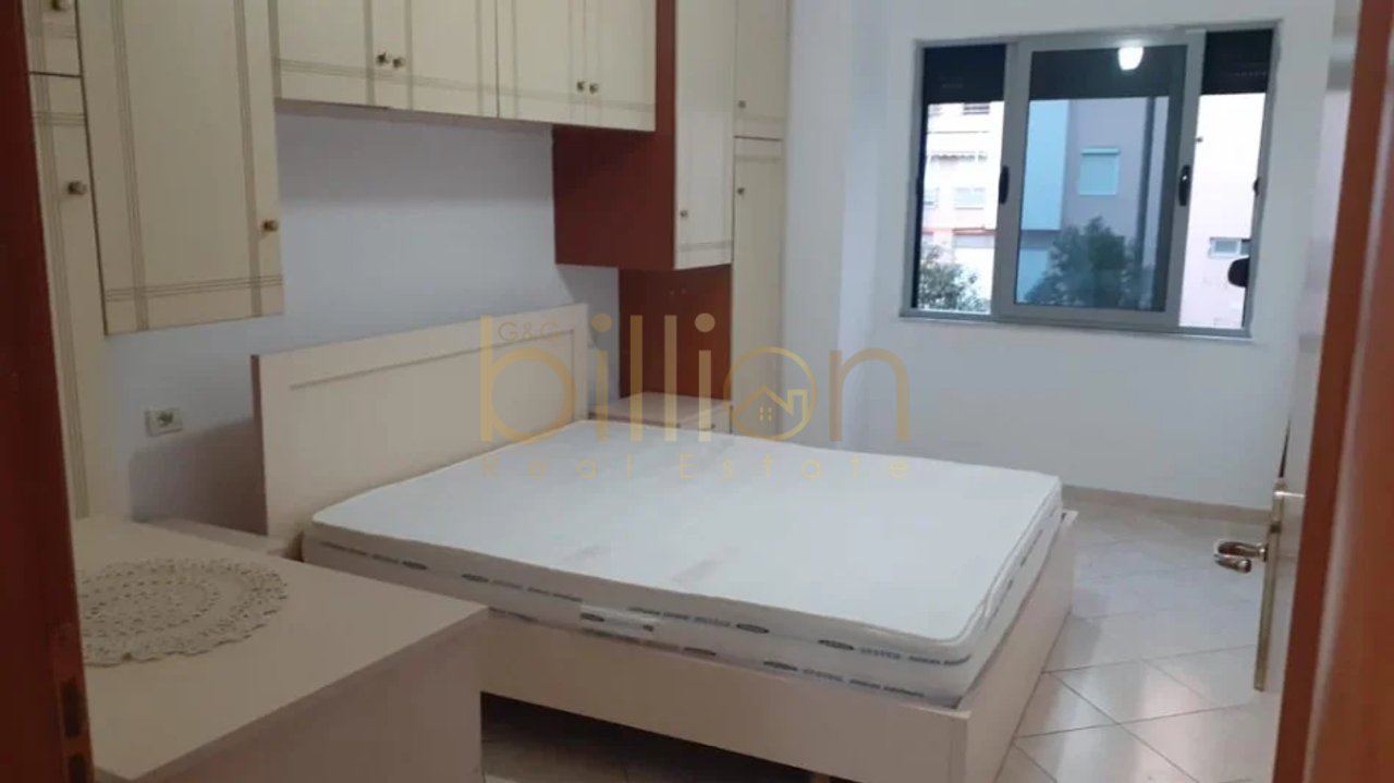 JEPET ME QIRA APARTAMENT 1+1 – PRANË PALLATEVE ÇABEJ, YZBERISHT