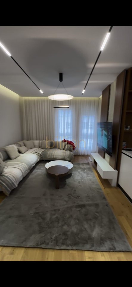 SHITET PENTHOUSE – RRUGA 5 MAJI