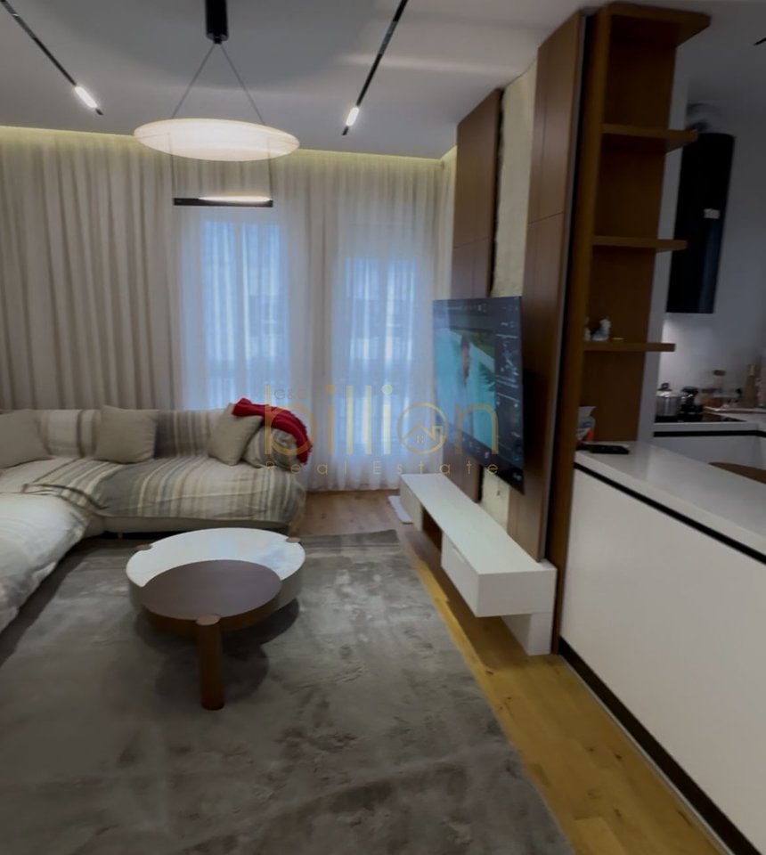 SHITET PENTHOUSE – RRUGA 5 MAJI