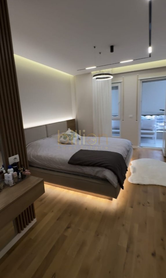 SHITET PENTHOUSE – RRUGA 5 MAJI