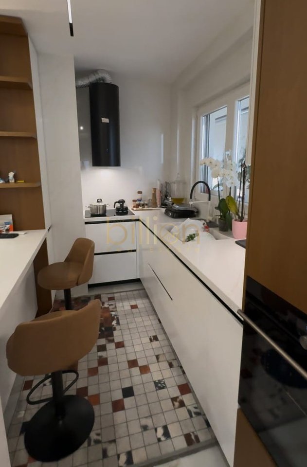 SHITET PENTHOUSE – RRUGA 5 MAJI