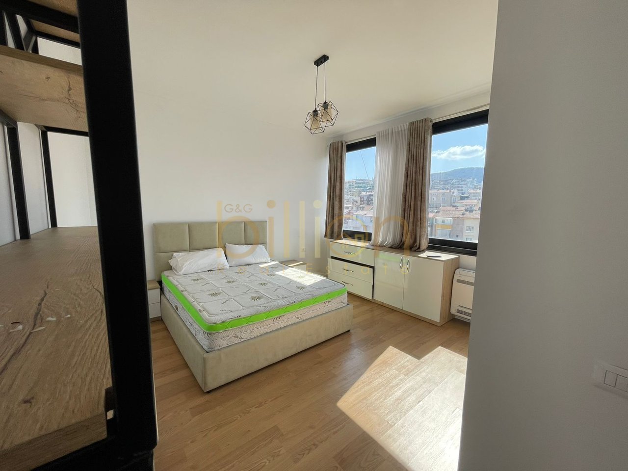APPARTAMENTO 2+1+2 IN VENDITA VICINO AL KRISTAL CENTER!