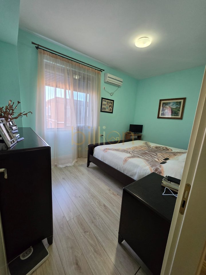SHITET APARTAMENT 3+1+2 TUALETE RRUGA E KAVAJES