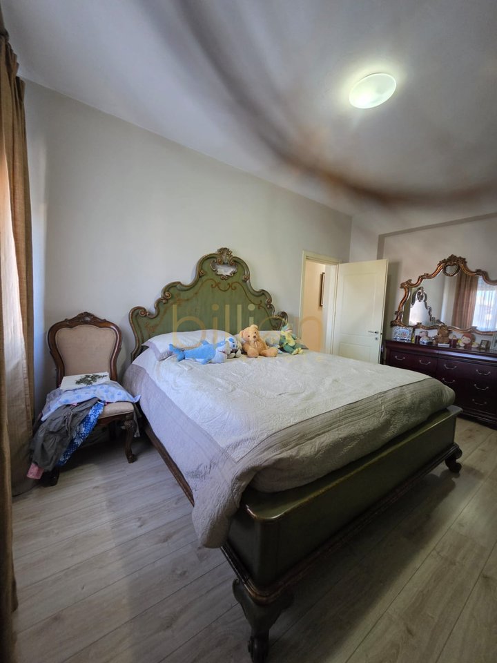 SHITET APARTAMENT 3+1+2 TUALETE RRUGA E KAVAJES