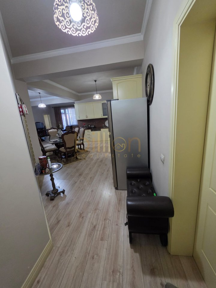 SHITET APARTAMENT 3+1+2 TUALETE RRUGA E KAVAJES