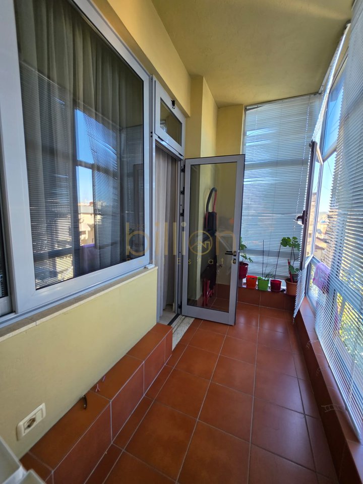 SHITET APARTAMENT 3+1+2 TUALETE RRUGA E KAVAJES