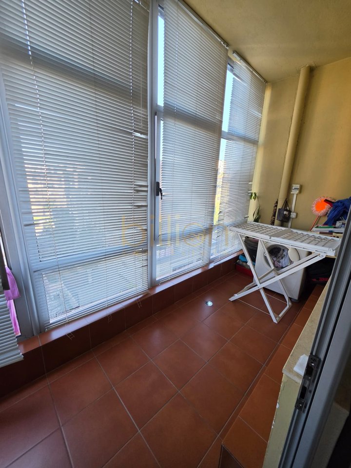 SHITET APARTAMENT 3+1+2 TUALETE RRUGA E KAVAJES