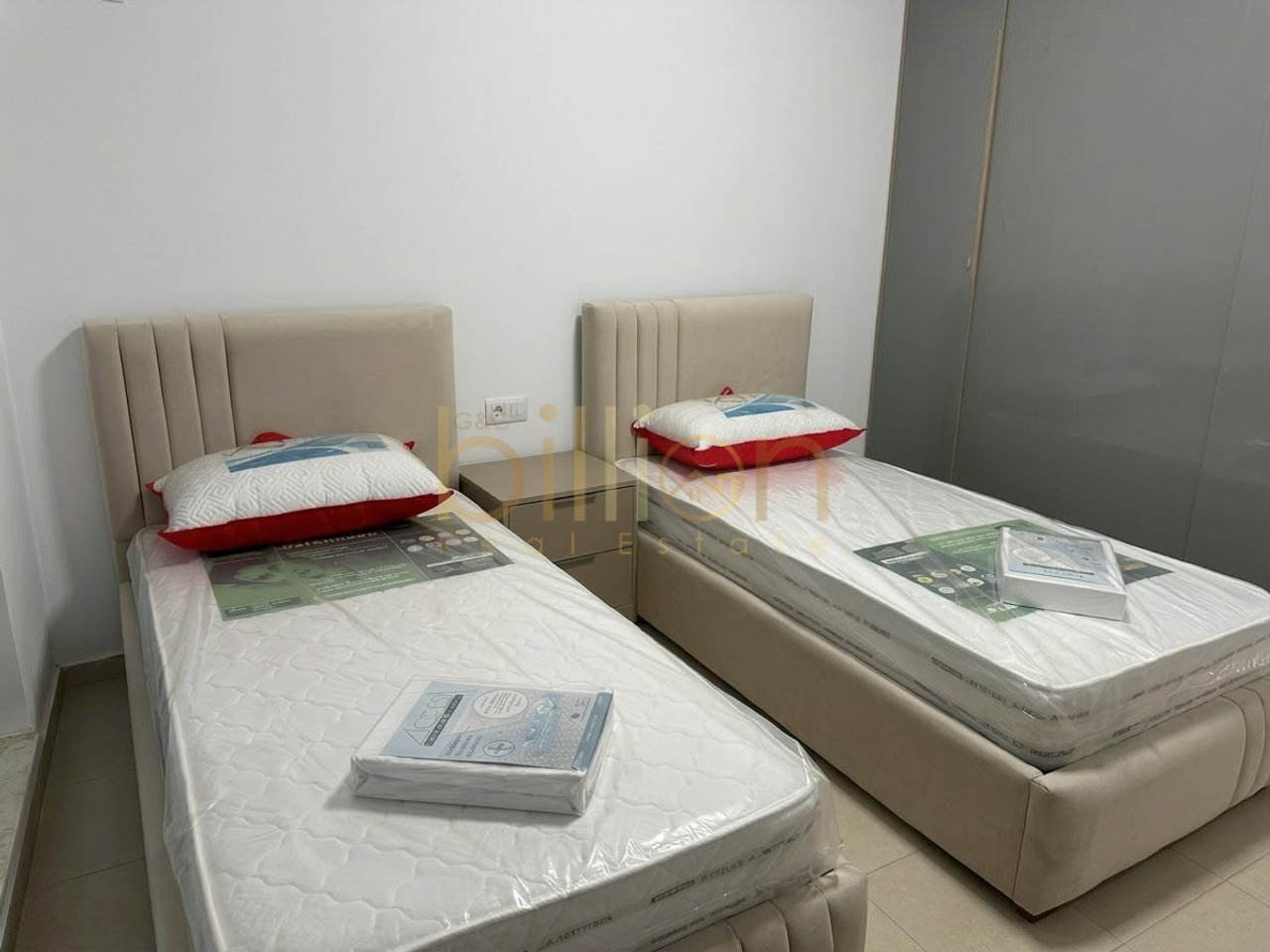 QIRA,APARTAMENT 2+1 TEK RRUGA E DIBRES