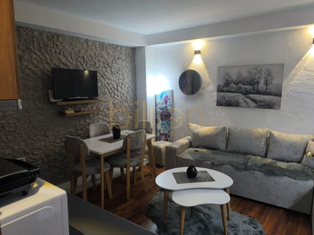 FOR RENT 1ST FLOOR, PRIVATE VILLA NEAR WHOLESALE, IN THE CENTER