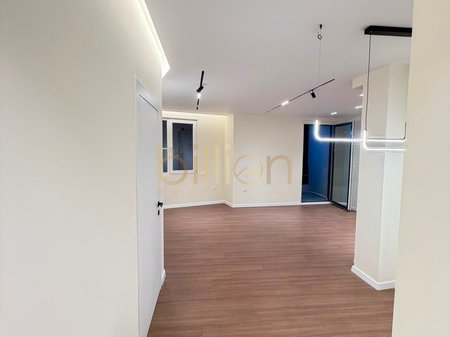 SHITET APARTAMENT 2+1  TEK MATERNITETI I RI