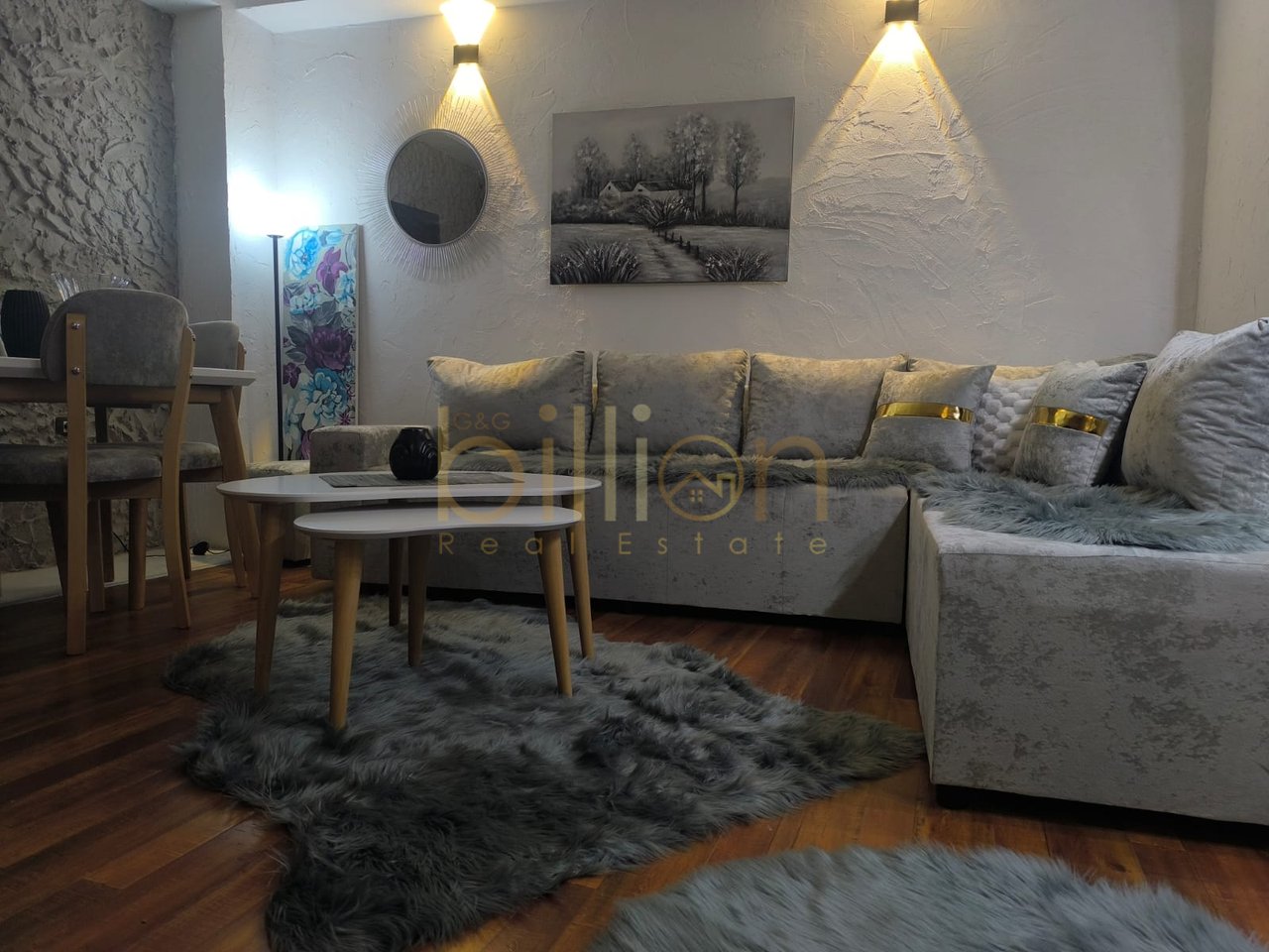 FOR RENT 1ST FLOOR, PRIVATE VILLA NEAR WHOLESALE, IN THE CENTER