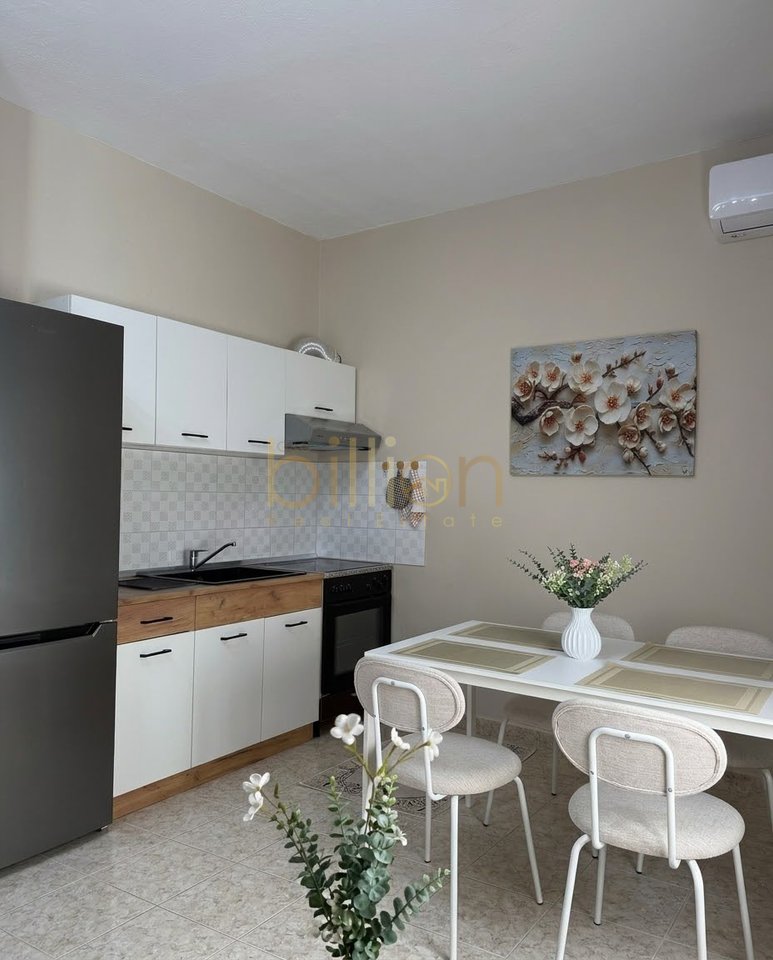 JEPET ME QIRA APARTAMENT 1+1,TEK AMBASADA AMERIKANE