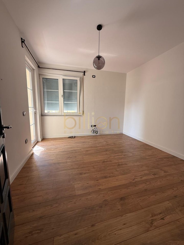 JEPET ME QIRA,APARTAMENT 2+1+2 TEK KOMUNA E PARISIT