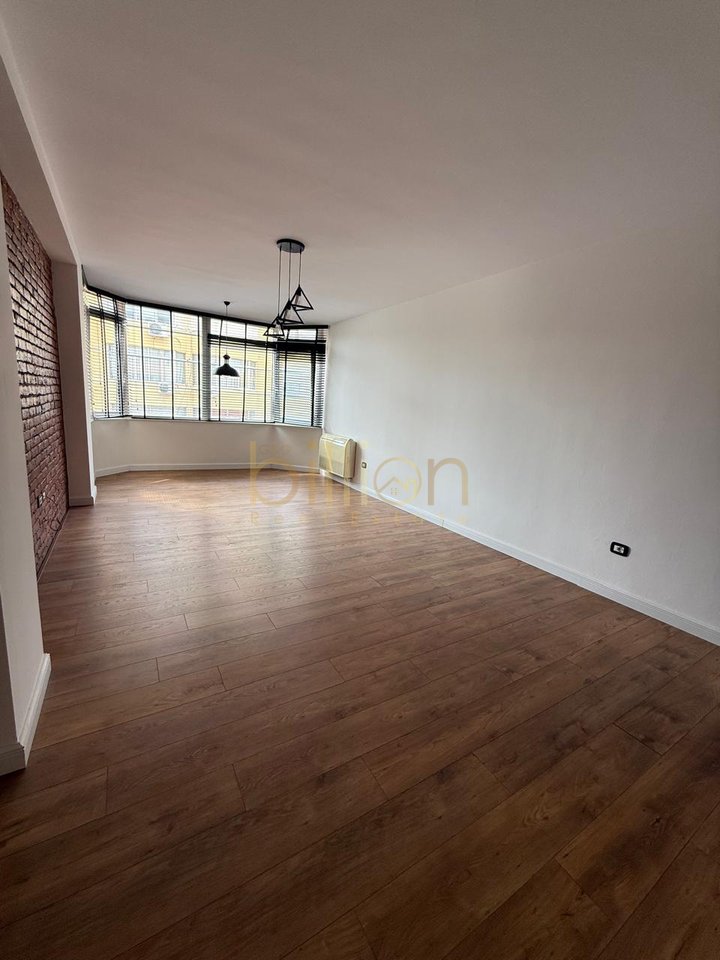 JEPET ME QIRA,APARTAMENT 2+1+2 TEK KOMUNA E PARISIT