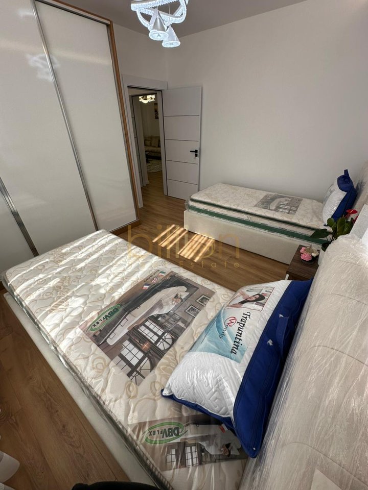 APARTAMENT 2+1 PER SHITJE TEK PALLATI ME SHIGJETA
