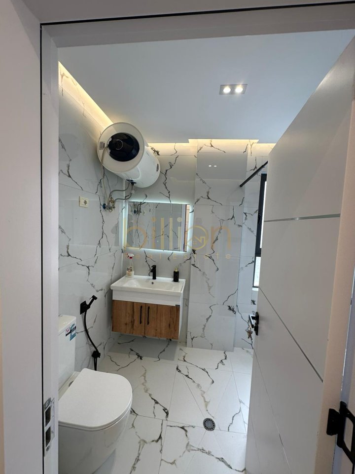 APARTAMENT 2+1 PER SHITJE TEK PALLATI ME SHIGJETA