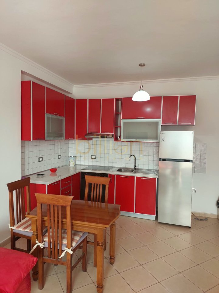 JEPET ME QIRA,APARTAMENT 1+1 TEK RRUGA E KAVAJES