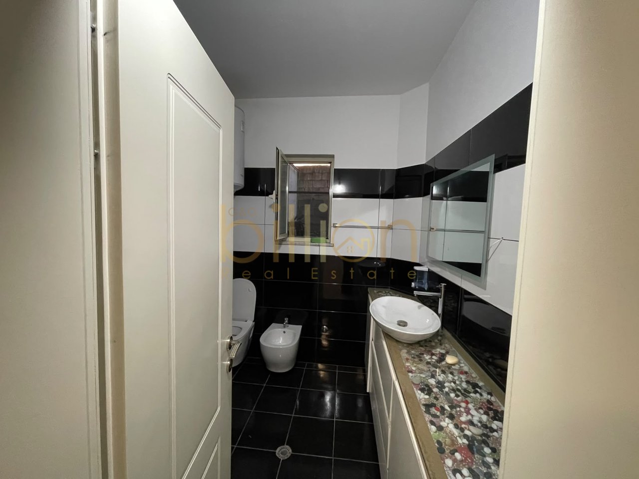 QIRA,APARTAMENT 2+1,RRUGA E KAVAJES