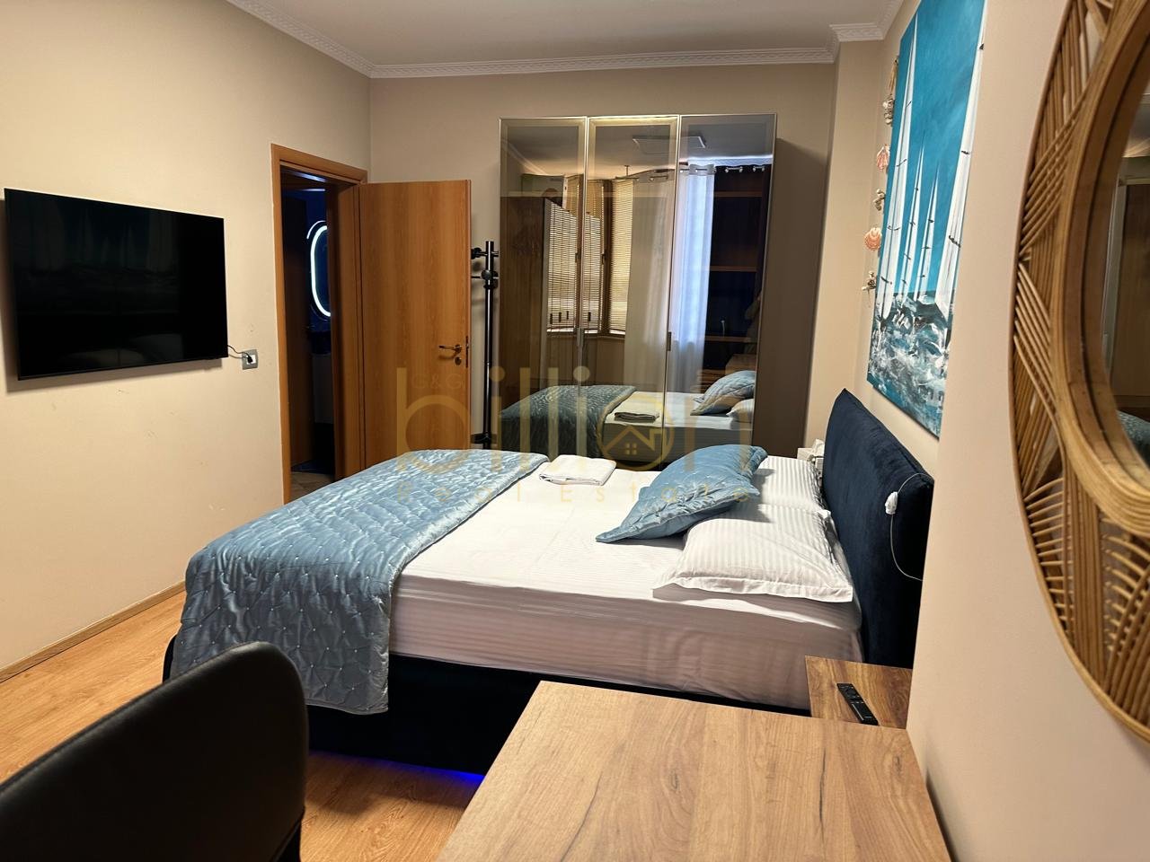 JEPET ME QIRA APARTAMENT 2+1 NË QENDËR
