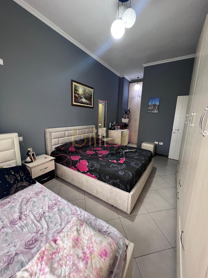 SHITET APARTAMENT 2+1+2,UNAZA E RE,ASTIR